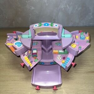 1991 Bluebird Polly Pocket Pullout Playhouse w/ Original Doll